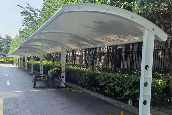 哈爾濱膜結(jié)構(gòu)建造：路旁新風景，市民遮陽好去處